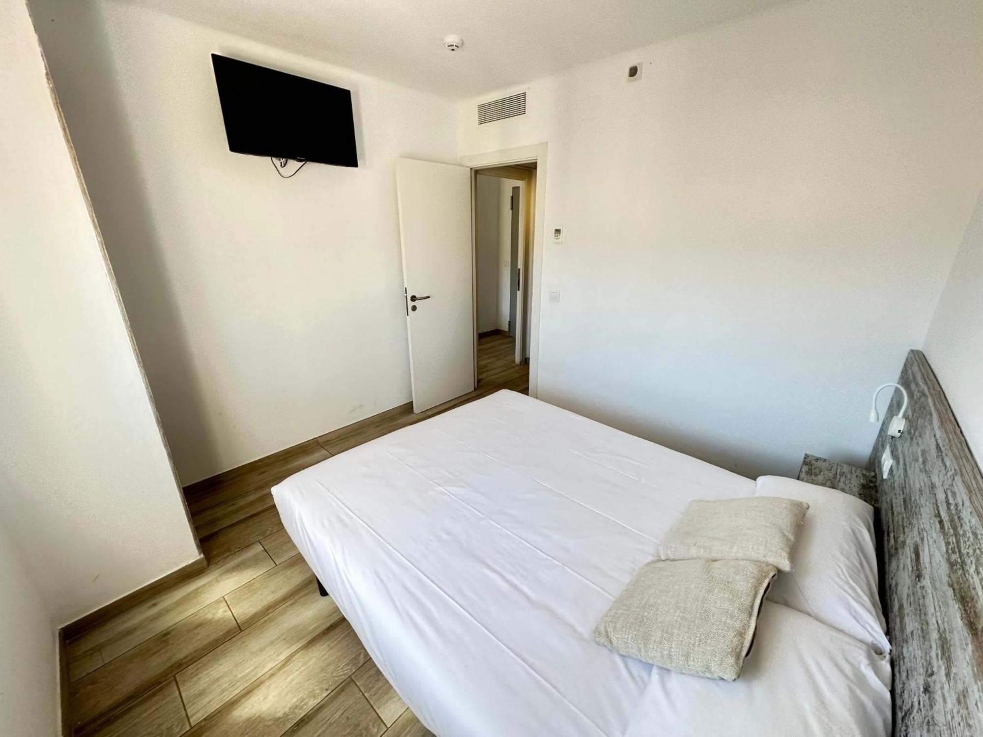 Agi Gloria Rooms Roses Esterno foto