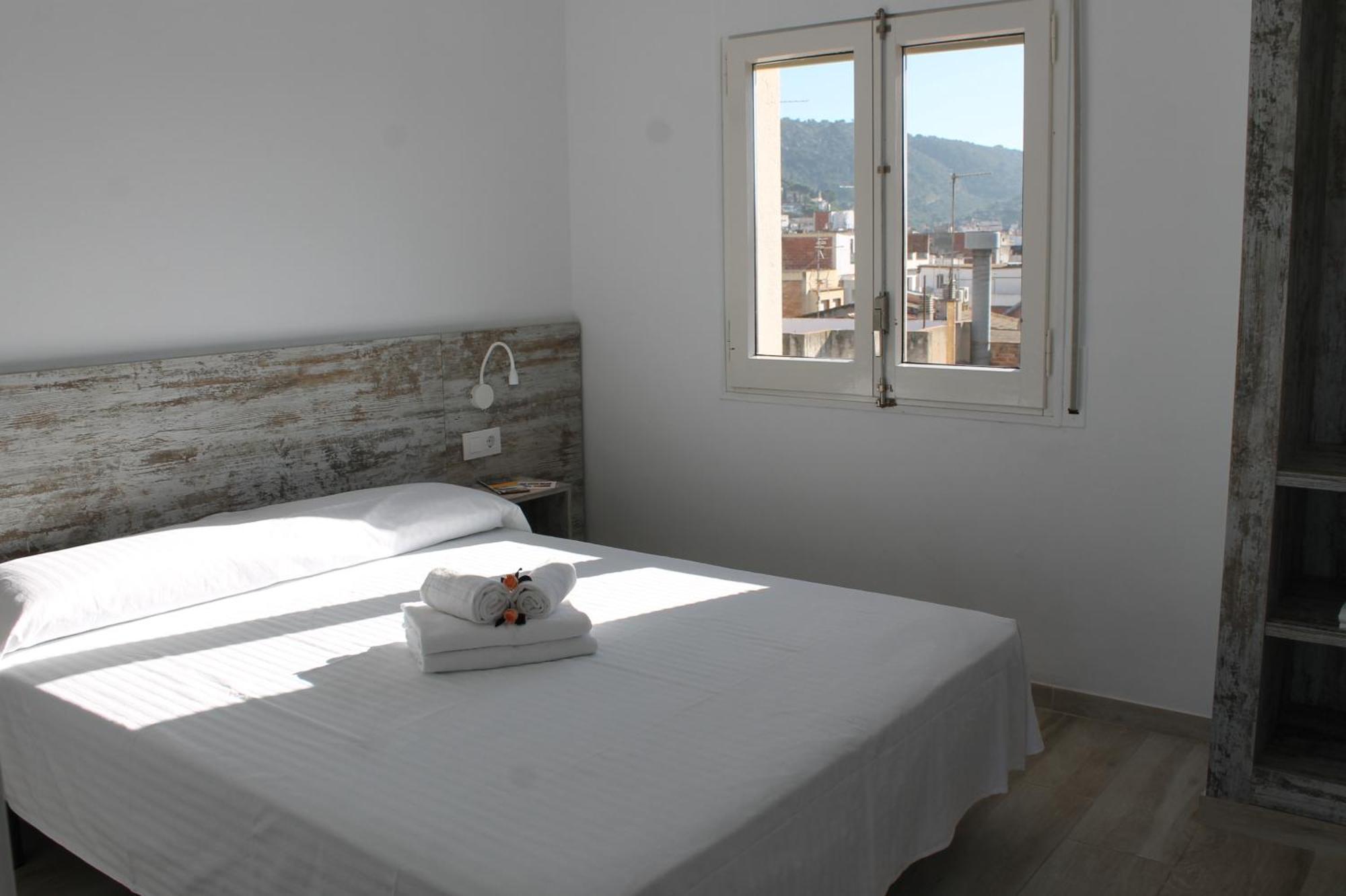 Agi Gloria Rooms Roses Esterno foto